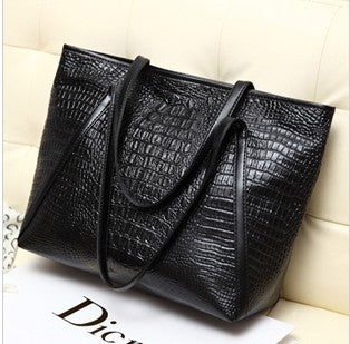 Elegant Crocodile Pattern Shoulder Bag