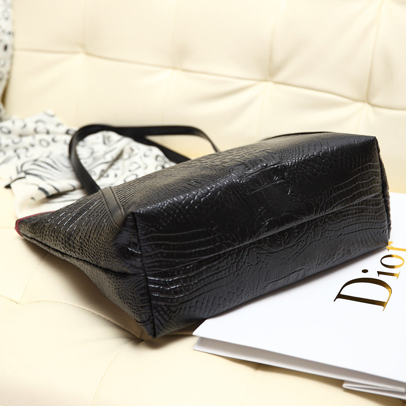 Elegant Crocodile Pattern Shoulder Bag