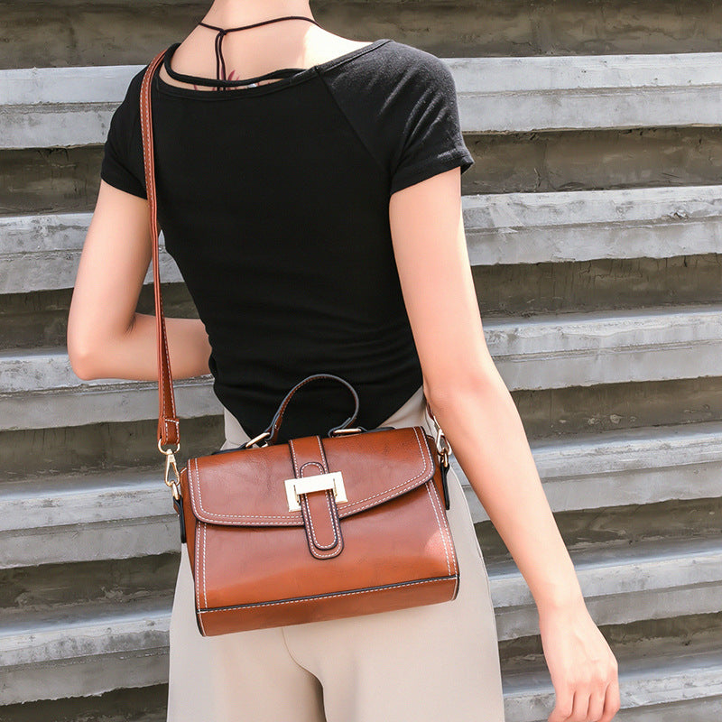 Retro Oil Wax Leather Bag – Chic & Spacious