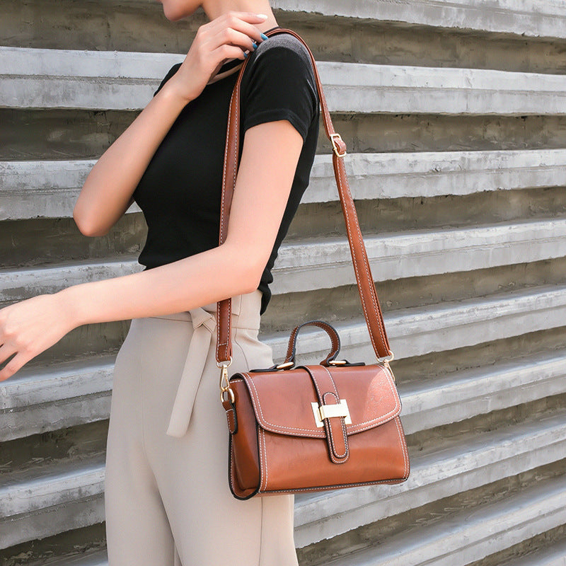 Retro Oil Wax Leather Bag – Chic & Spacious