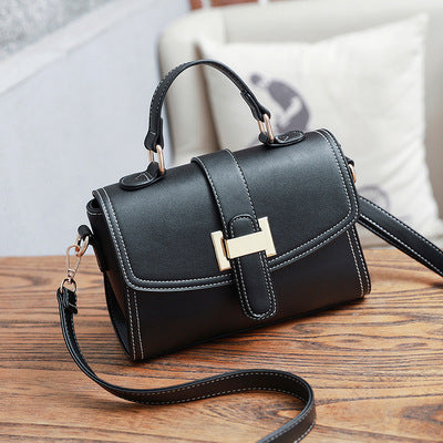 Retro Oil Wax Leather Bag – Chic & Spacious