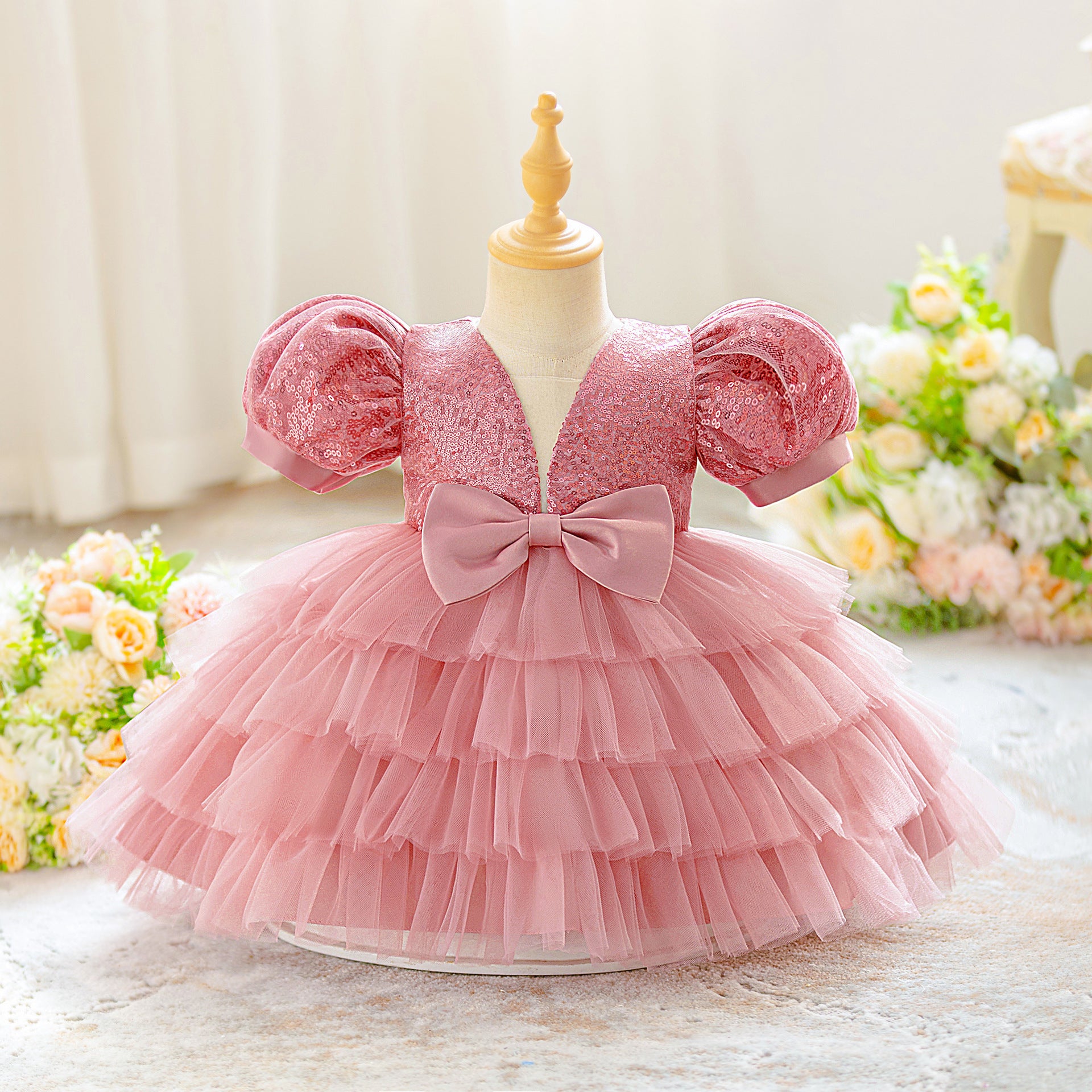 Foreign trade new children's dress dress, girls' wedding dress, flower girl princess dress, sequined medium and small children's dress will be sent on behalf of others.