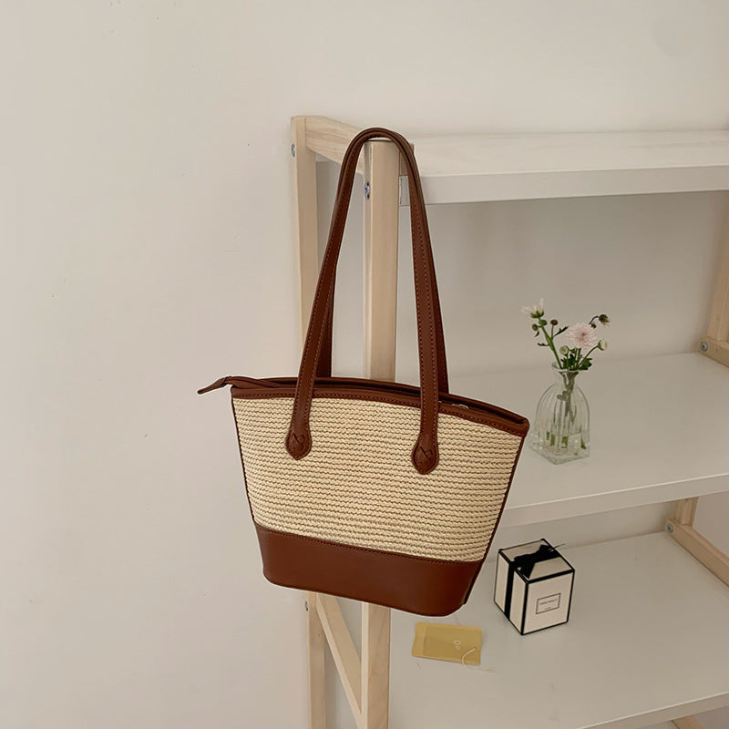 Niche Woven Straw Shoulder Bag – Stylish & Trendy