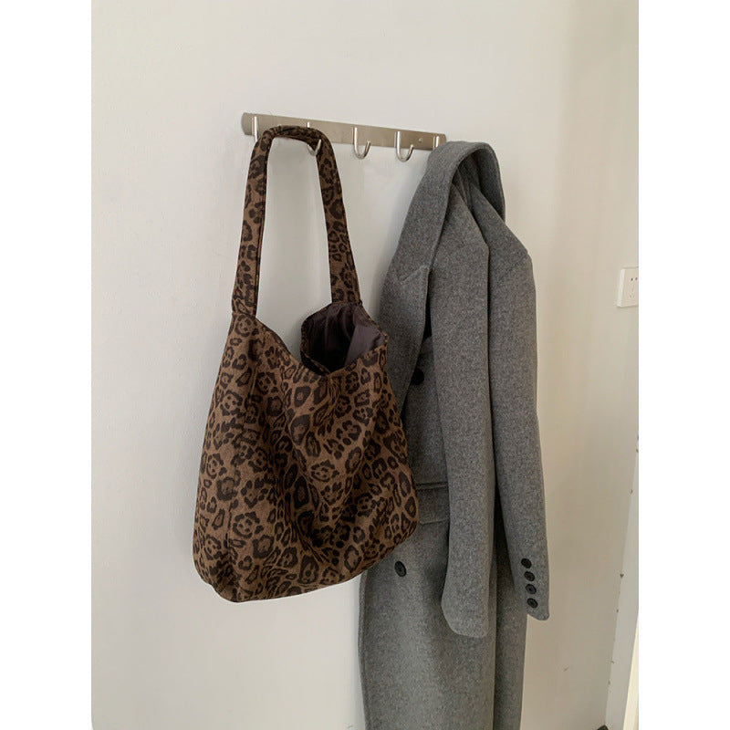 Autumn and winter suede leopard print bag women's 2025 new trendy fashion versatile retro casual commuter shoulder tote bag