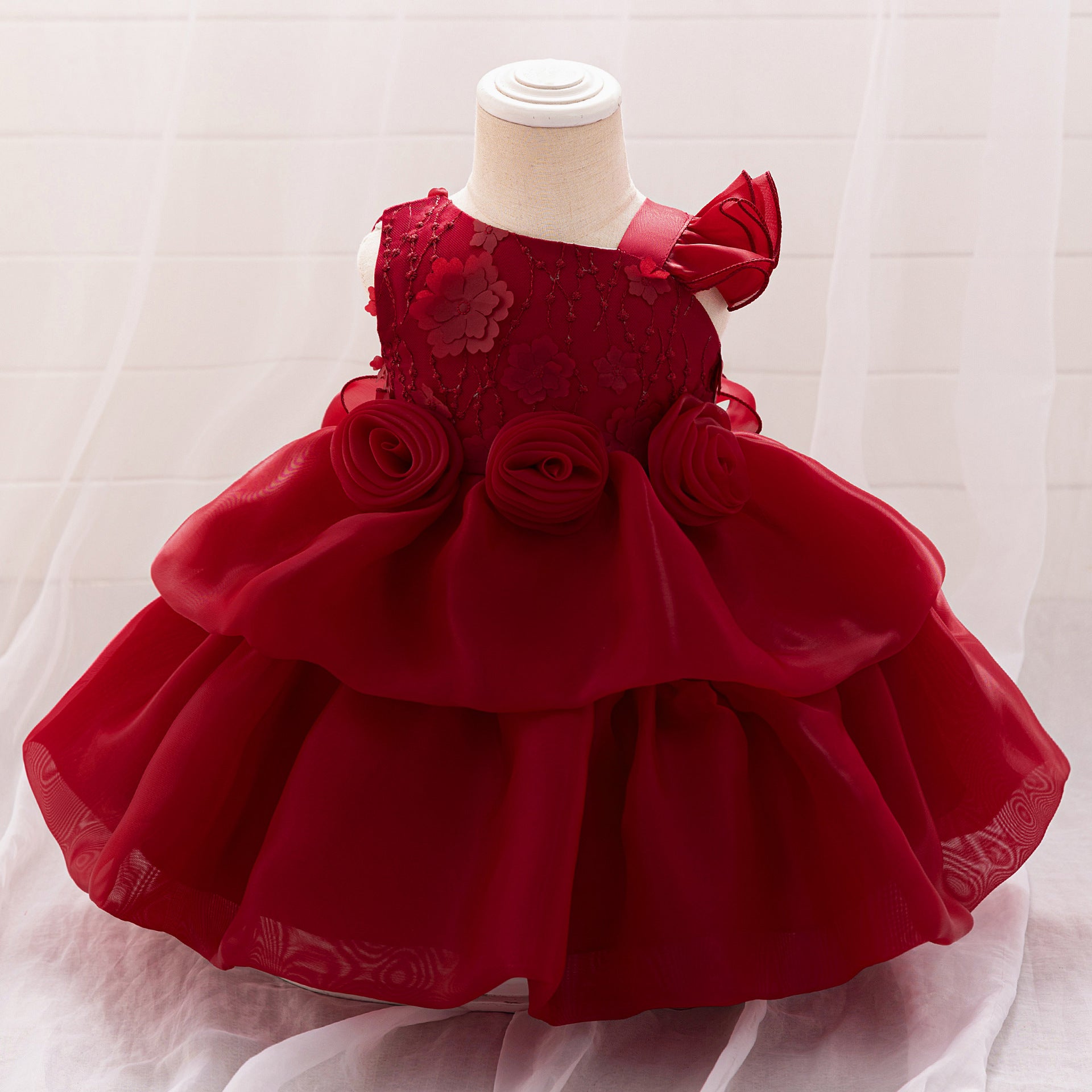 European and American new infant and toddler dresses irregular small flying sleeves three-dimensional flower fluffy princess dresses baby year-round clothes
