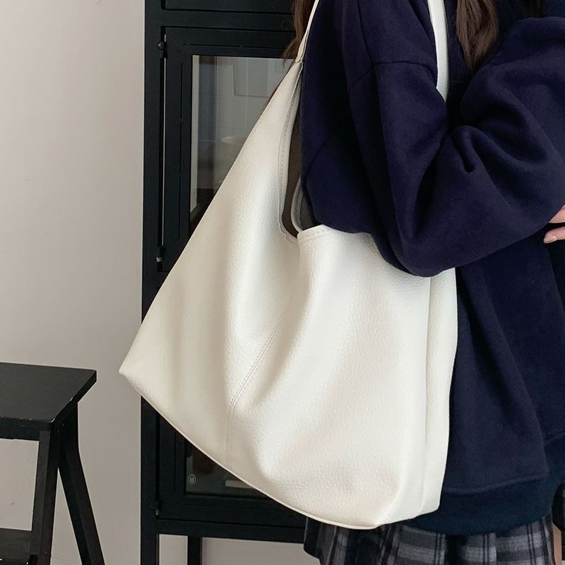 Trendy Korean Underarm Tote – Spacious & Stylish