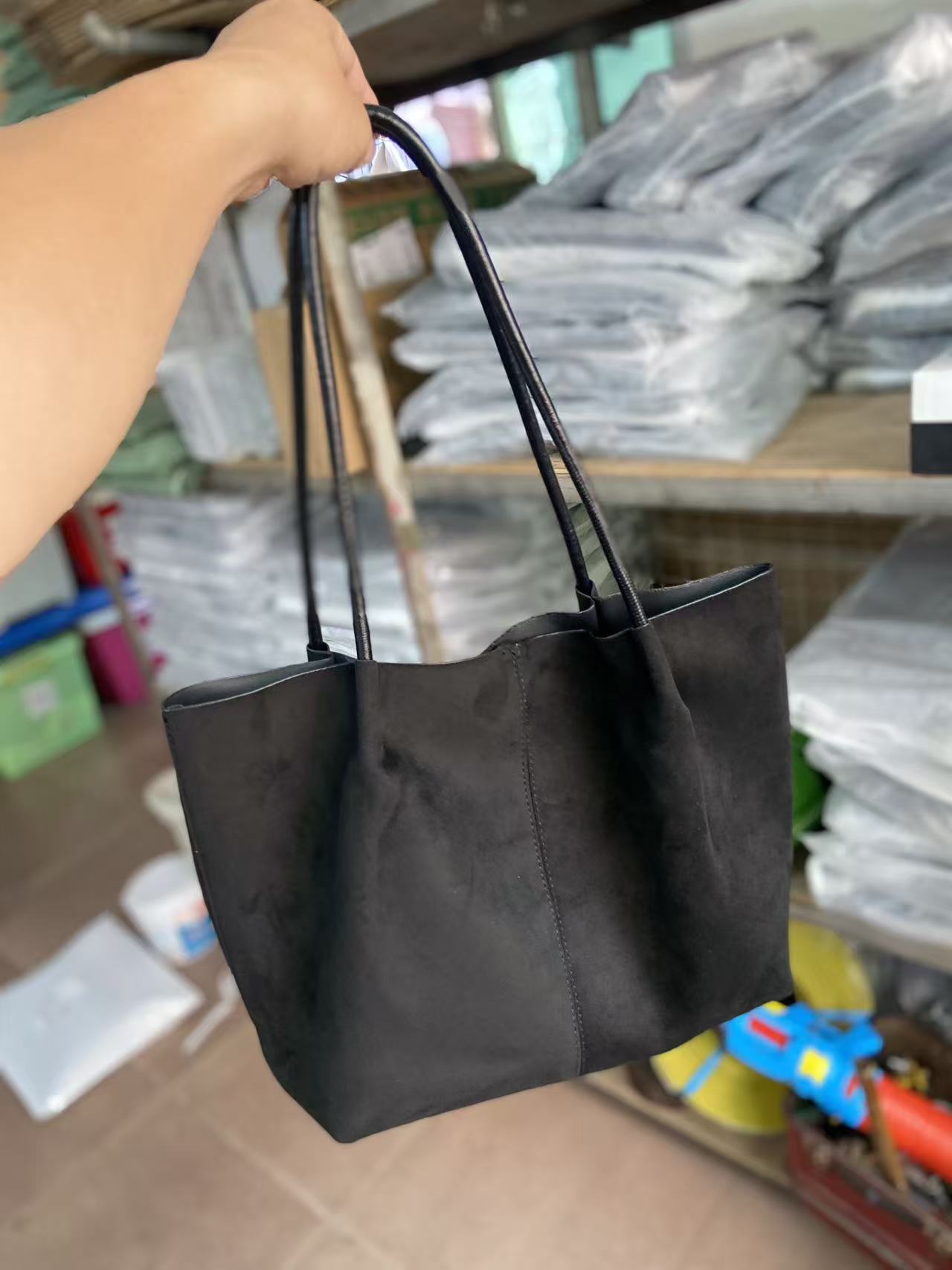 Autumn and winter retro tote bag women's 2025 new shoulder bag, high-end sense, large-capacity work commute armpit bag