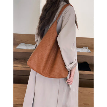 Large-capacity bag women's 2025 autumn and winter new simple casual soft leather shoulder underarm bag retro commuter mother and child bag