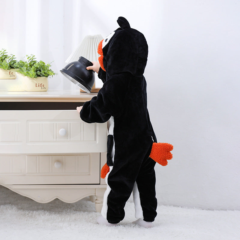 Autumn new 0-3 year old baby flannel comfortable animal-shaped Romper Little Penguin-shaped one-piece Romper