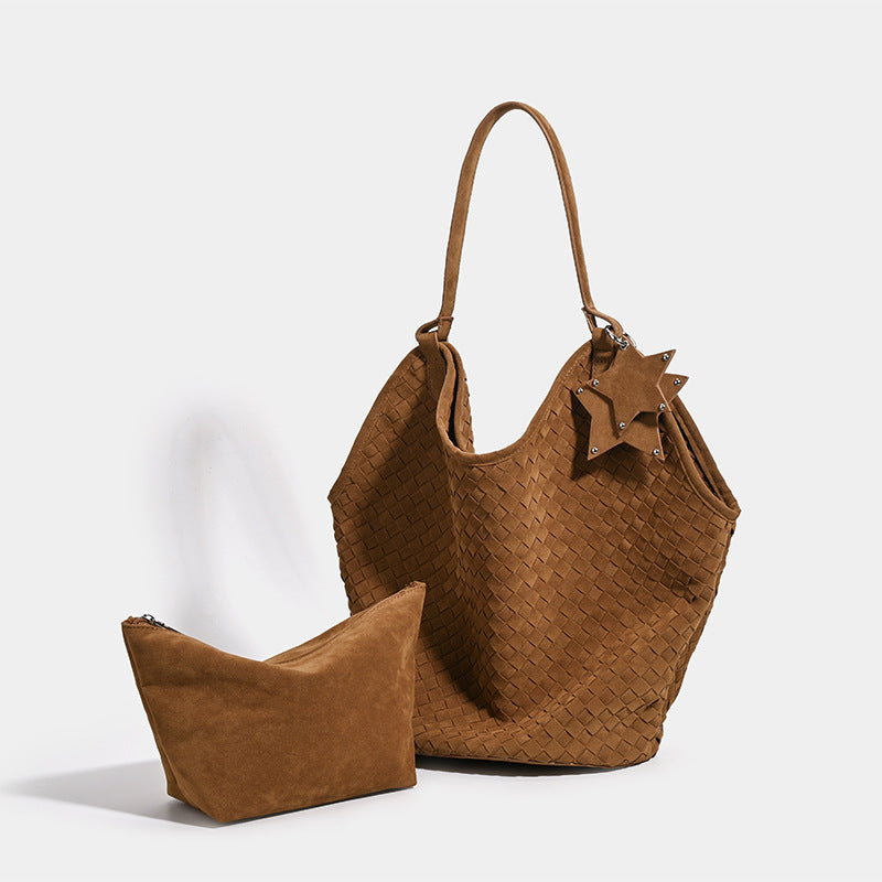 2025 autumn and winter new large-capacity woven bucket bag niche premium portable shoulder tote bag retro armpit bag