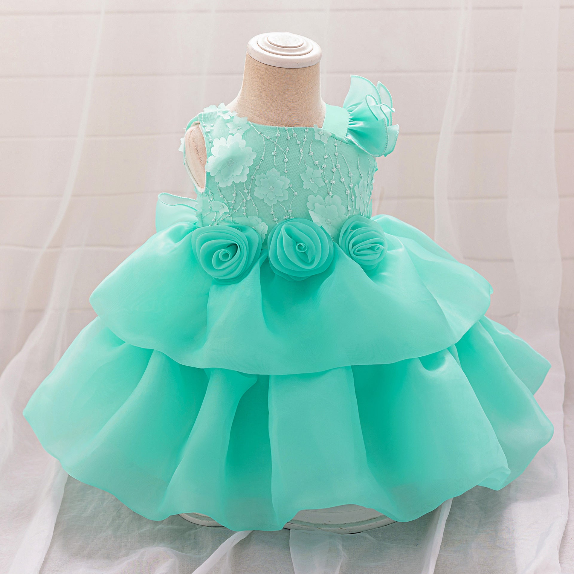 European and American new infant and toddler dresses irregular small flying sleeves three-dimensional flower fluffy princess dresses baby year-round clothes