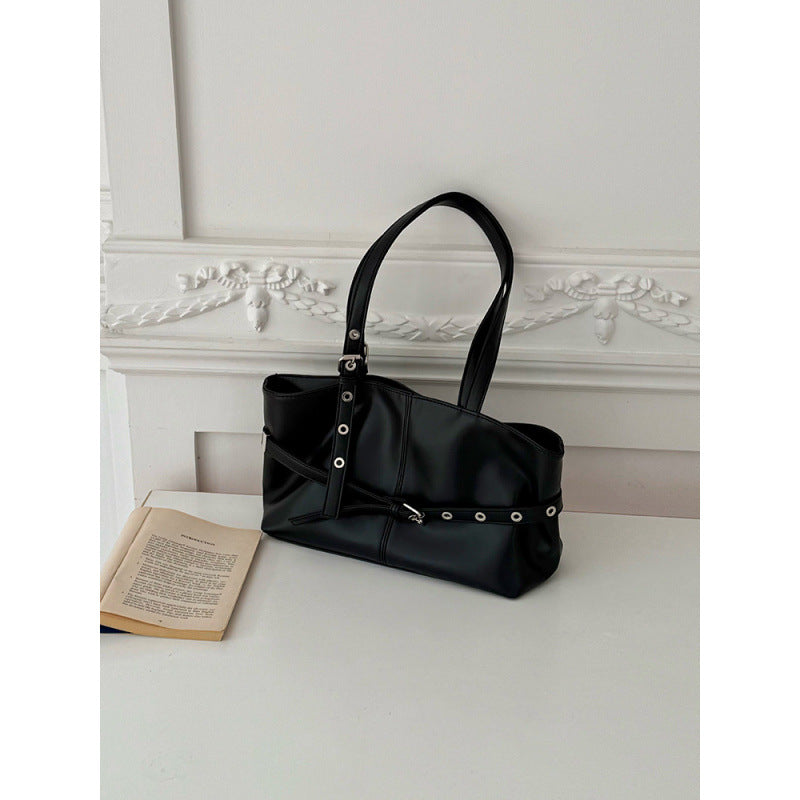 Niche design Korean version armpit bag autumn and winter new large-capacity commuting versatile tote bag locomotive style shoulder bag women