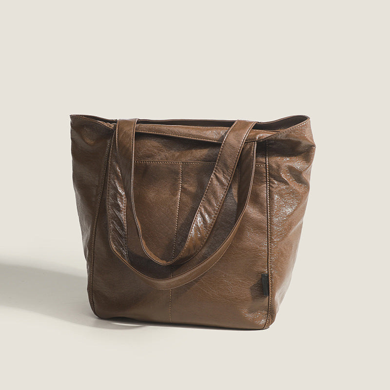 Trendy Oil Wax Shoulder Bag – Spacious & Stylish