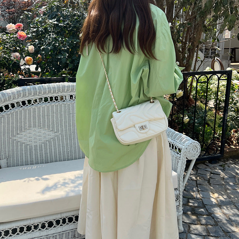 Elegant Xiaoxiangfeng Chain Bag - Versatile & Stylish