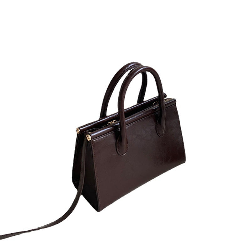 Retro Oil Wax Leather Shoulder Bag – Stylish & Versatile