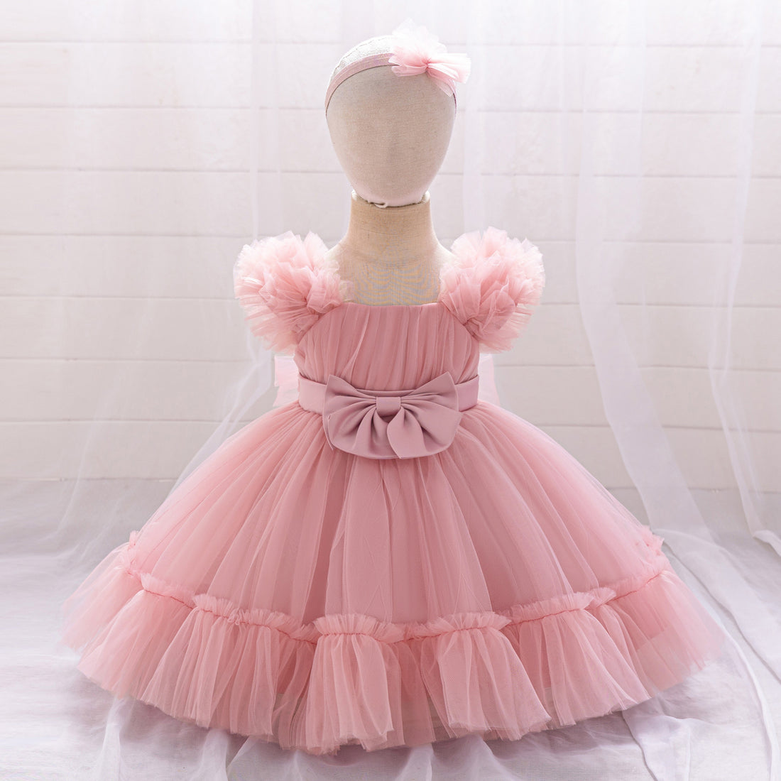European and American infant dresses, princess dresses, baby year-old scratching pleated mesh, fluffy dress dresses, children's 100-day wash dresses