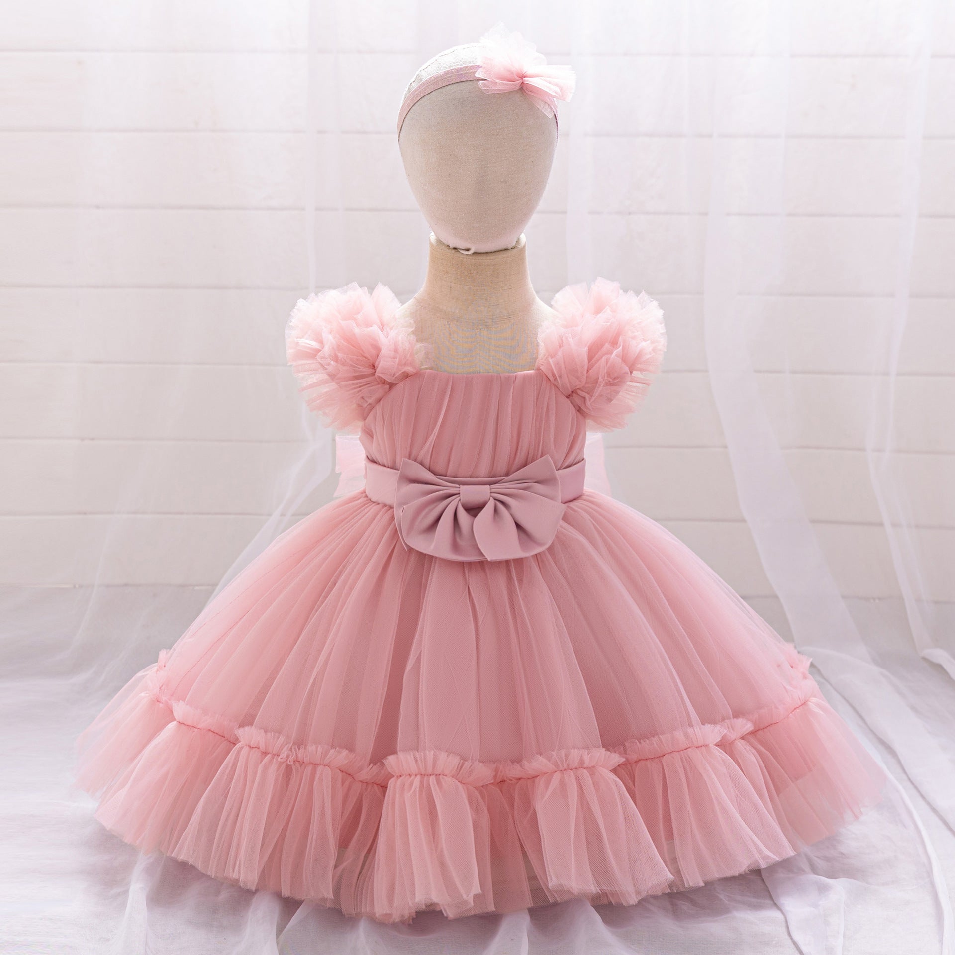 European and American infant dresses, princess dresses, baby year-old scratching pleated mesh, fluffy dress dresses, children's 100-day wash dresses