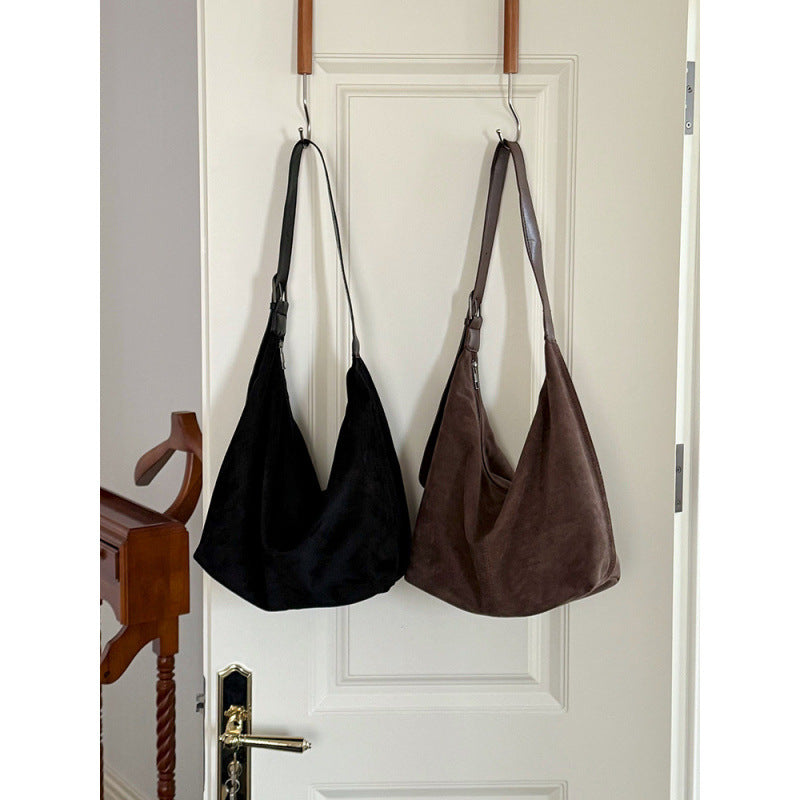 Korean version of suede shoulder bag women's 2025 new autumn and winter versatile messenger bag retro large-capacity commuter tote bag