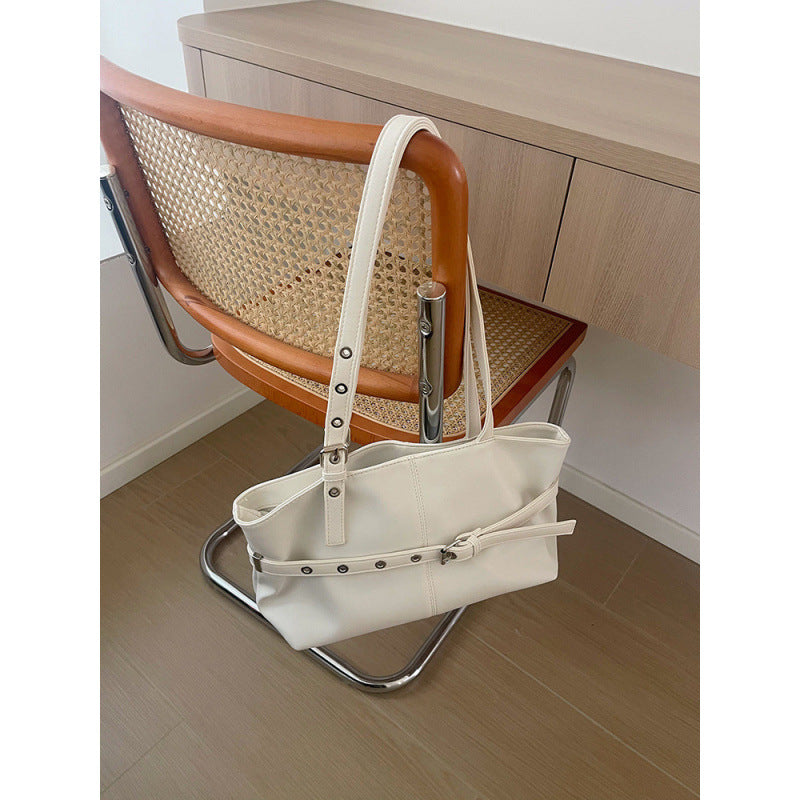 Niche design Korean version armpit bag autumn and winter new large-capacity commuting versatile tote bag locomotive style shoulder bag women