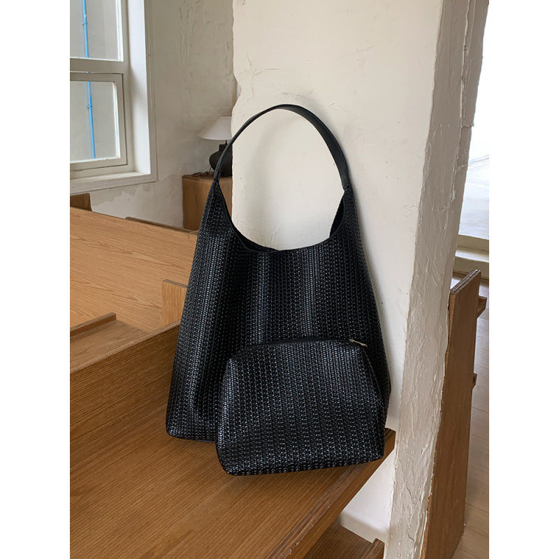 Large-capacity bag women's 2025 autumn and winter new simple casual soft leather shoulder underarm bag retro commuter mother and child bag