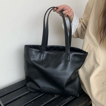 Casual shoulder bag women's 2024 new work and class commuting soft leather bag large capacity simple tote big bag