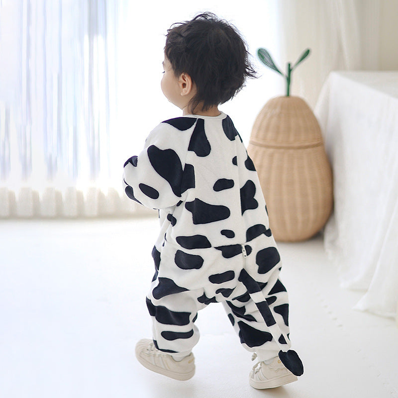 Qile Rabbit autumn new 0-5 year old infants and young children black and white cow texture loose long-sleeved flannel onesie