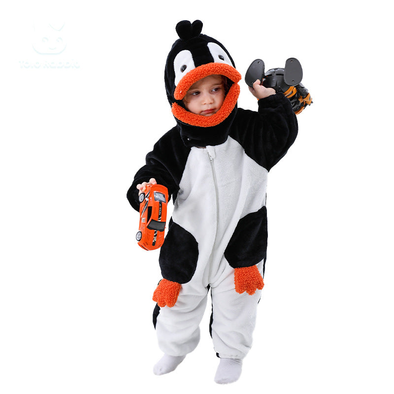 Autumn new 0-3 year old baby flannel comfortable animal-shaped Romper Little Penguin-shaped one-piece Romper