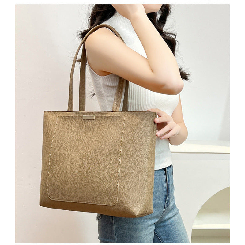 Large capacity bag women 2025 summer and autumn simple mother middle-aged new trendy commuter tote bag versatile shoulder bag