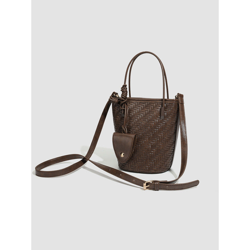 Korean version of fashion autumn and winter cross-border foreign trade versatile commuter shoulder messenger bag women's hand woven handbag hand bag