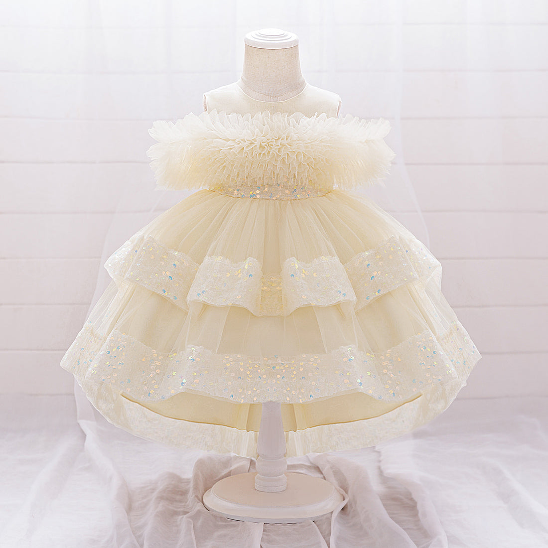 Amazon baby dress sequined fluffy bow princess dress baby year old banquet dovetail wash dress