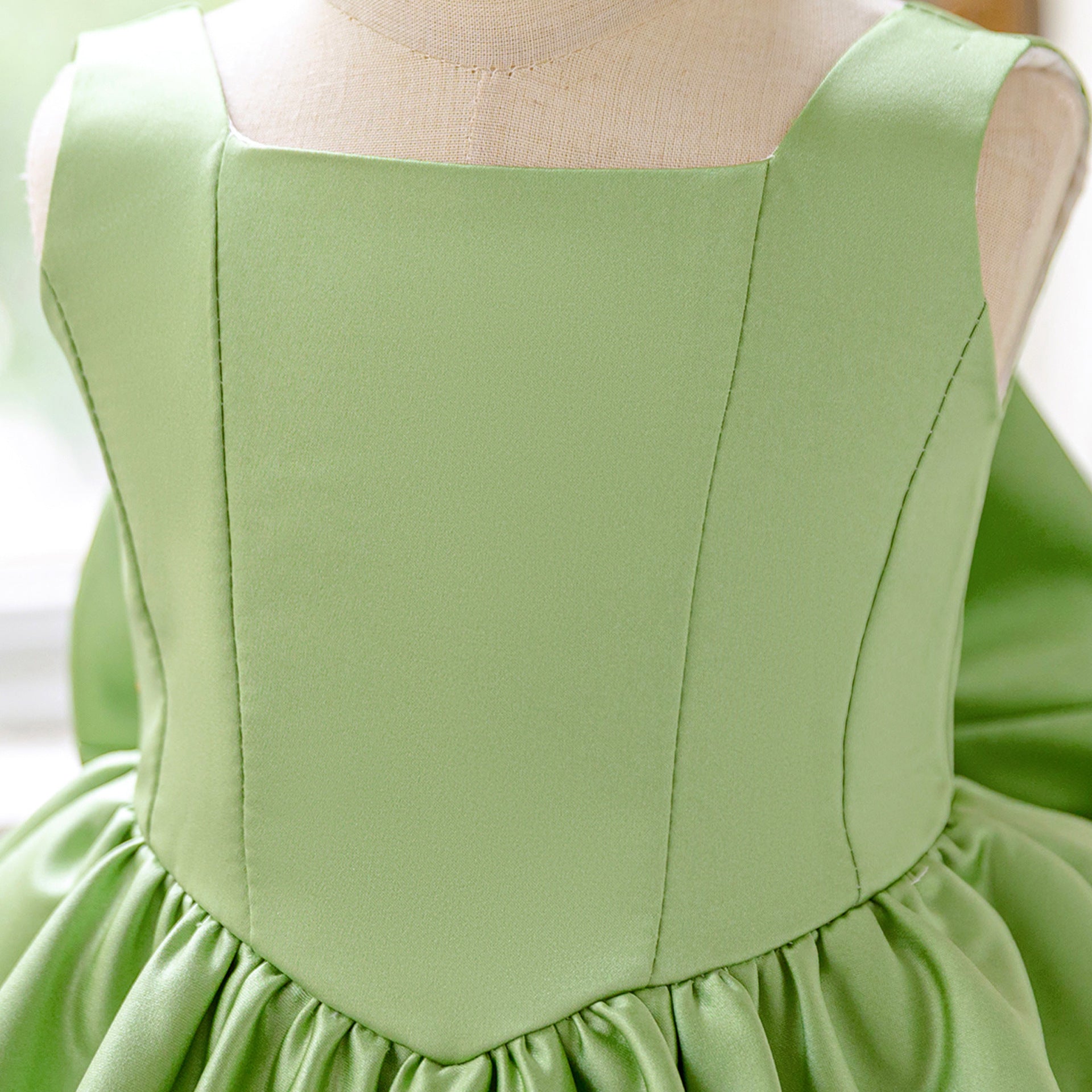 Girls' solid color princess dress birthday foreign style host piano performance clothes fluffy bow birthday dress wholesale