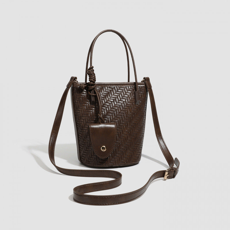 Korean version of fashion autumn and winter cross-border foreign trade versatile commuter shoulder messenger bag women's hand woven handbag hand bag