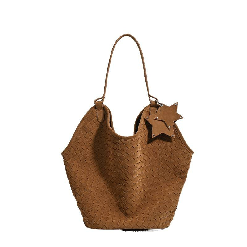 2025 autumn and winter new large-capacity woven bucket bag niche premium portable shoulder tote bag retro armpit bag