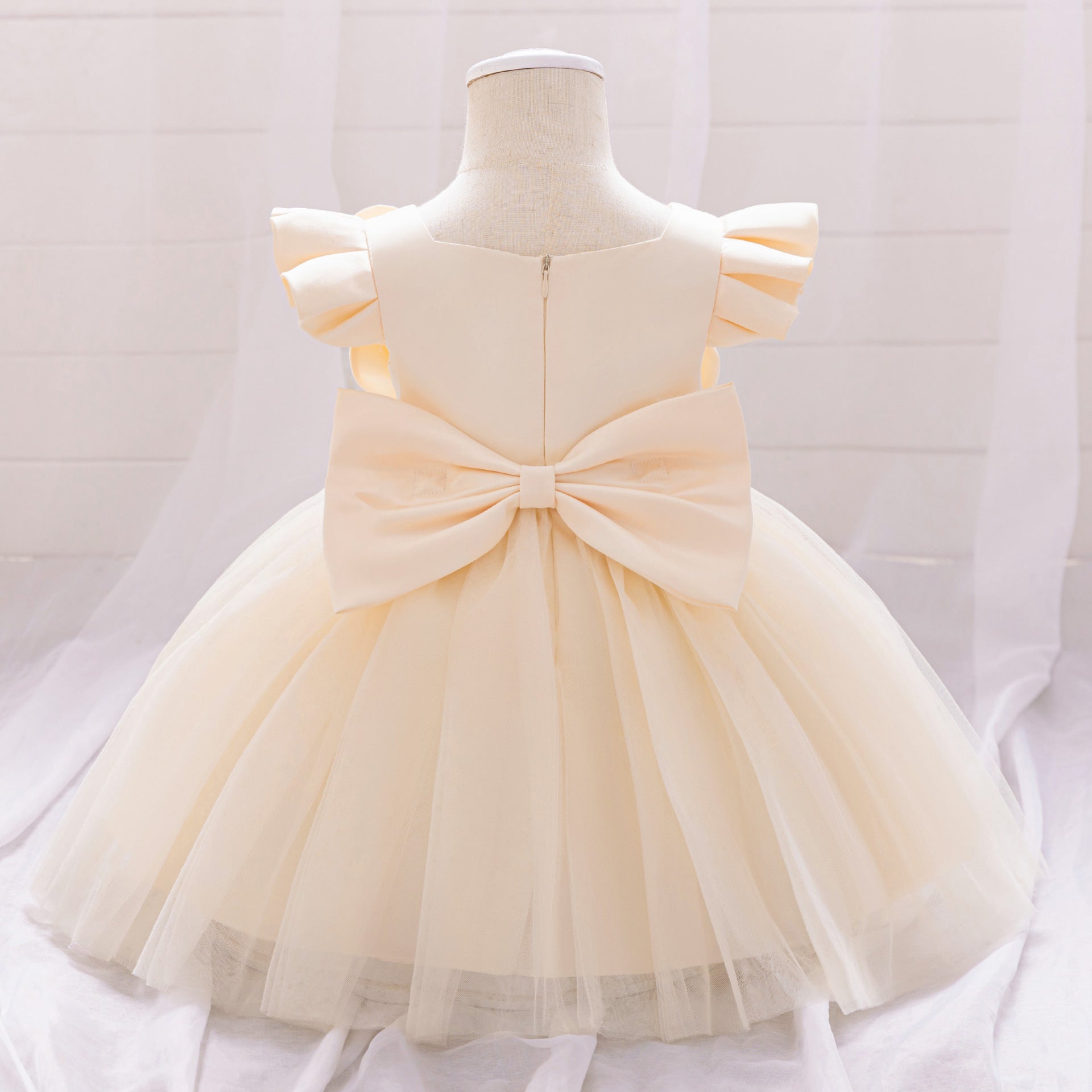 Girl baby 0-3 year old birthday party washing dress baby year old breathable princess dress three-dimensional big bow skirt