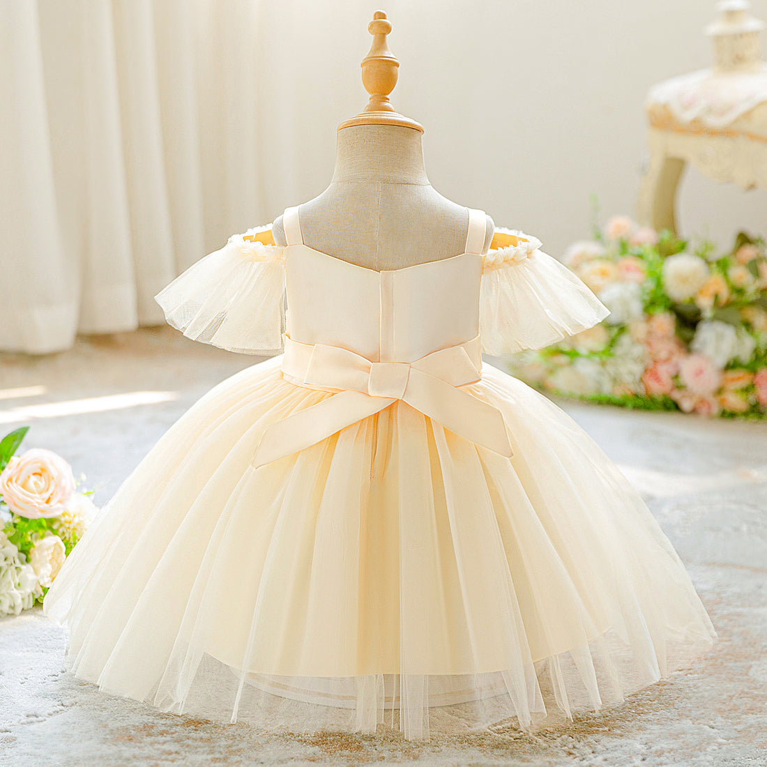 Cross-border spot fluffy gauze skirt girls' dress birthday one-year-old performance dress suspender dress children's princess children's clothing