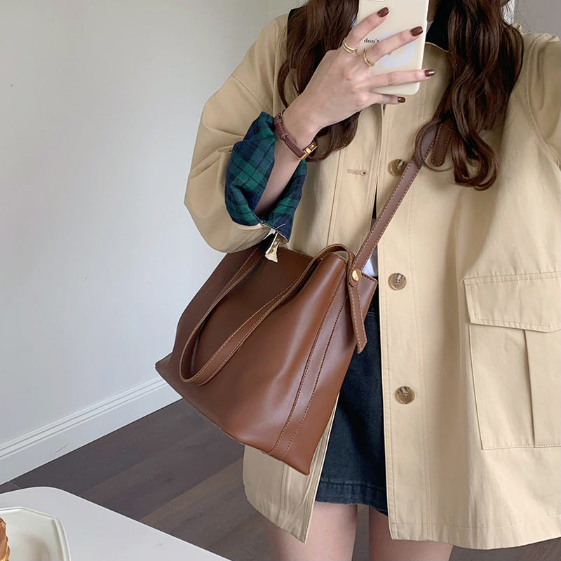 Trendy Large-Capacity Bucket Bag – Stylish & Versatile