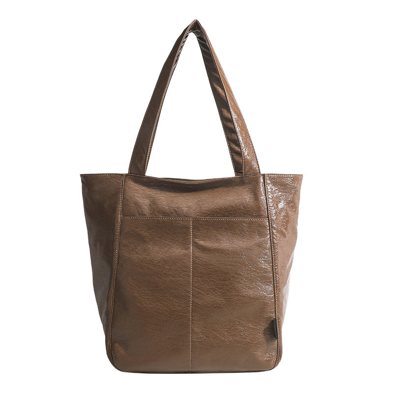 Trendy Oil Wax Shoulder Bag – Spacious & Stylish
