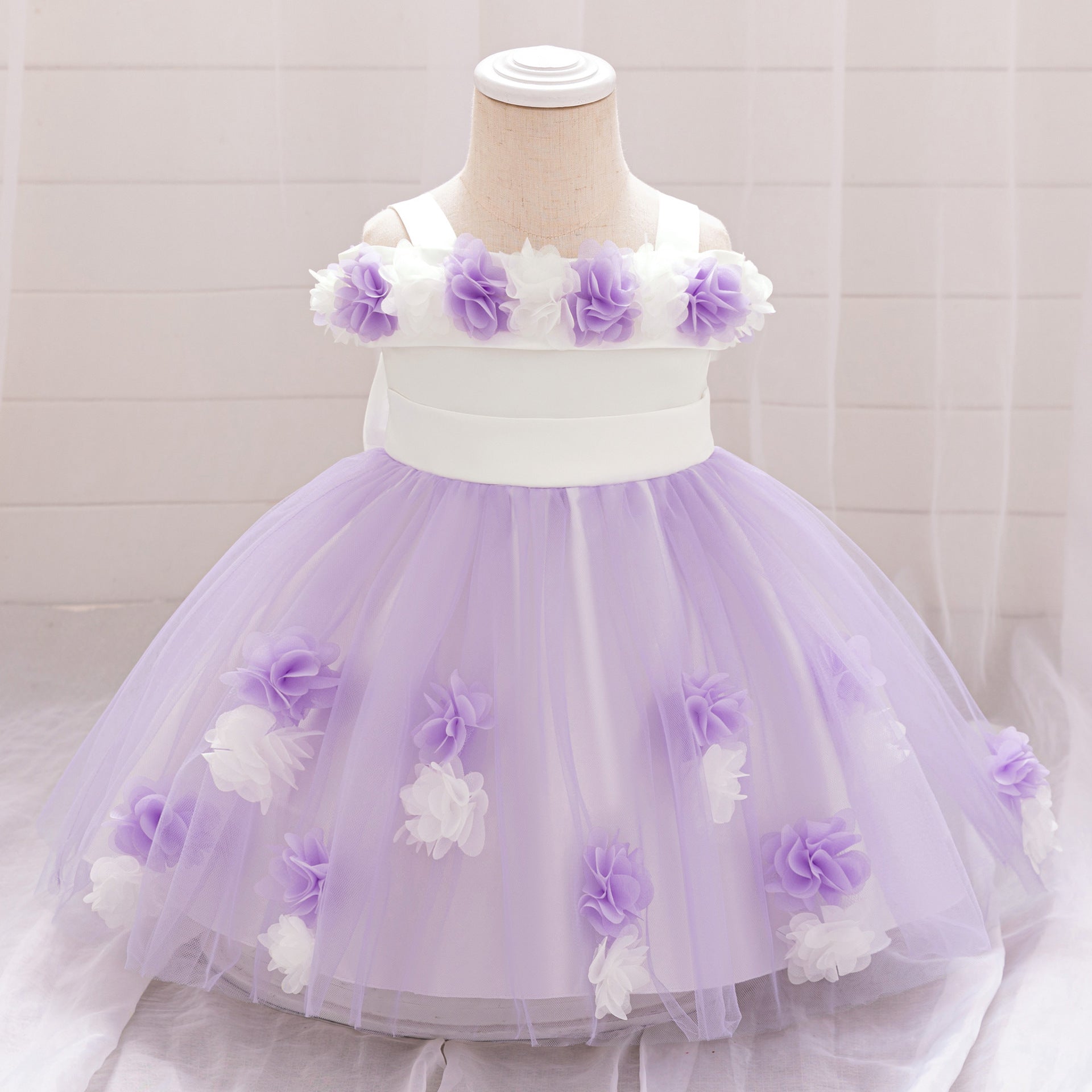 New one-year-old baby princess dress infant three-dimensional flower one-word shoulder mesh dress baby girl performance dress