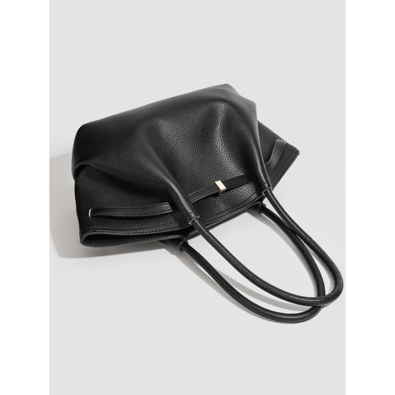 2025 autumn and winter with new fashion simple large-capacity shoulder bag versatile cross-border commuter portable tote bag