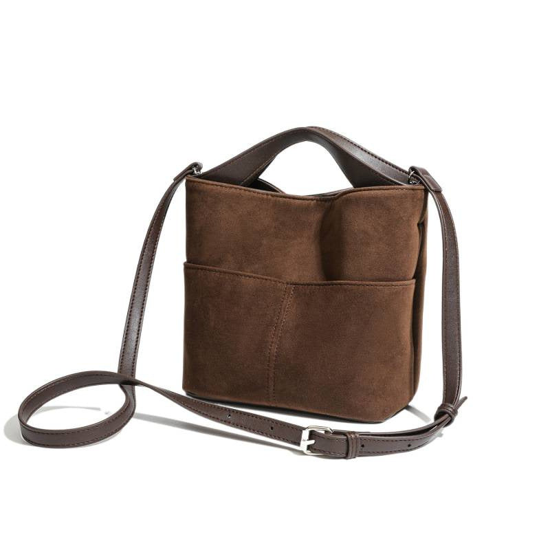 Retro flannel large-capacity bucket commuter shoulder underarm tote bag women's 2025 new public design messenger bag bag