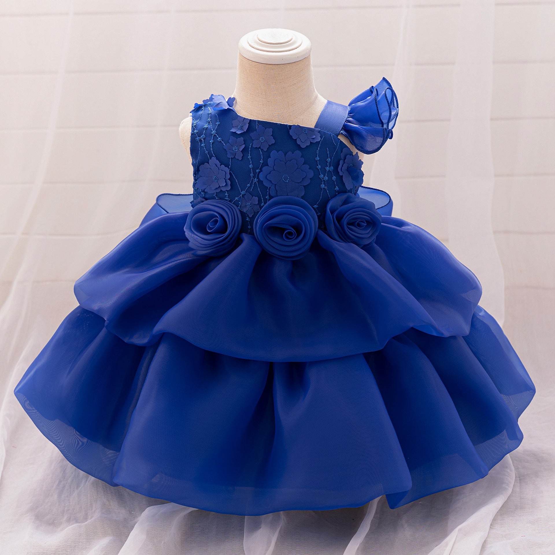 European and American new infant and toddler dresses irregular small flying sleeves three-dimensional flower fluffy princess dresses baby year-round clothes