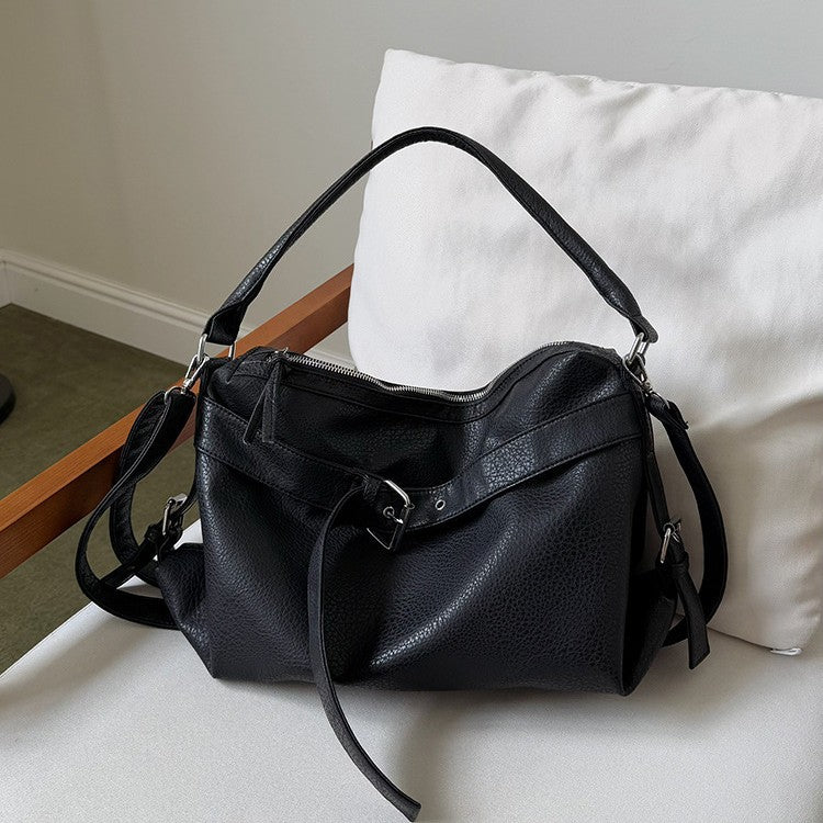 Large capacity black versatile Spice Girl locomotive bag personalized fashionable casual shoulder armpit bag commuter messenger tote bag