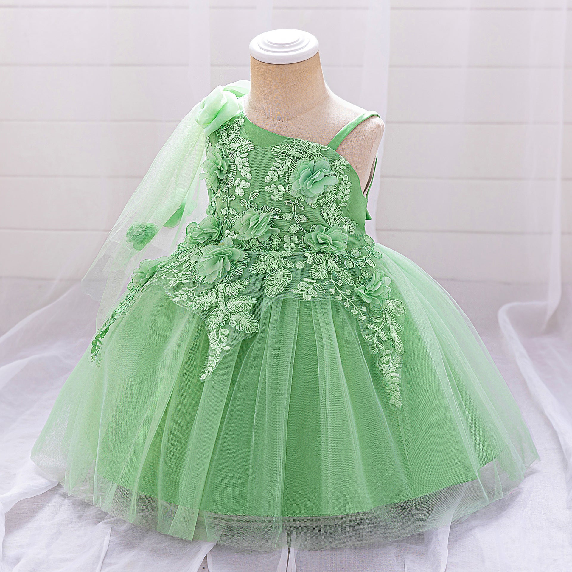 Shein foreign trade children's dress baby's first birthday party will wash the dress irregular suspender foreign style fluffy skirt