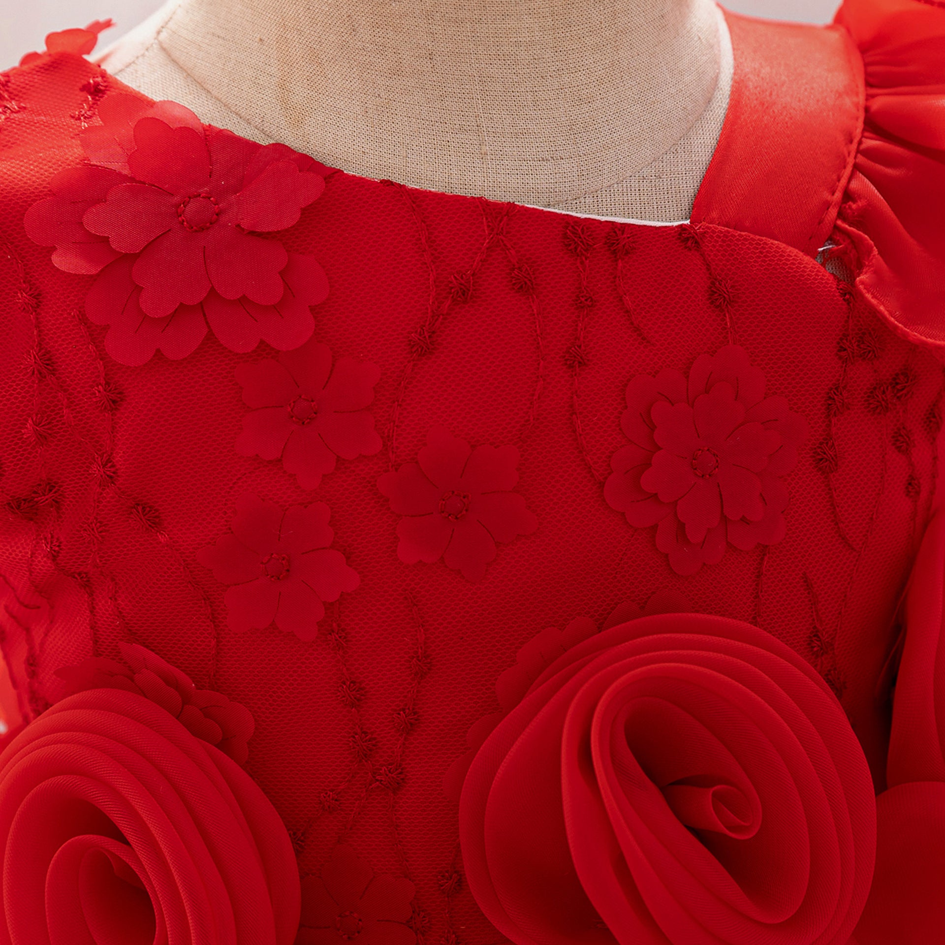 European and American new infant and toddler dresses irregular small flying sleeves three-dimensional flower fluffy princess dresses baby year-round clothes