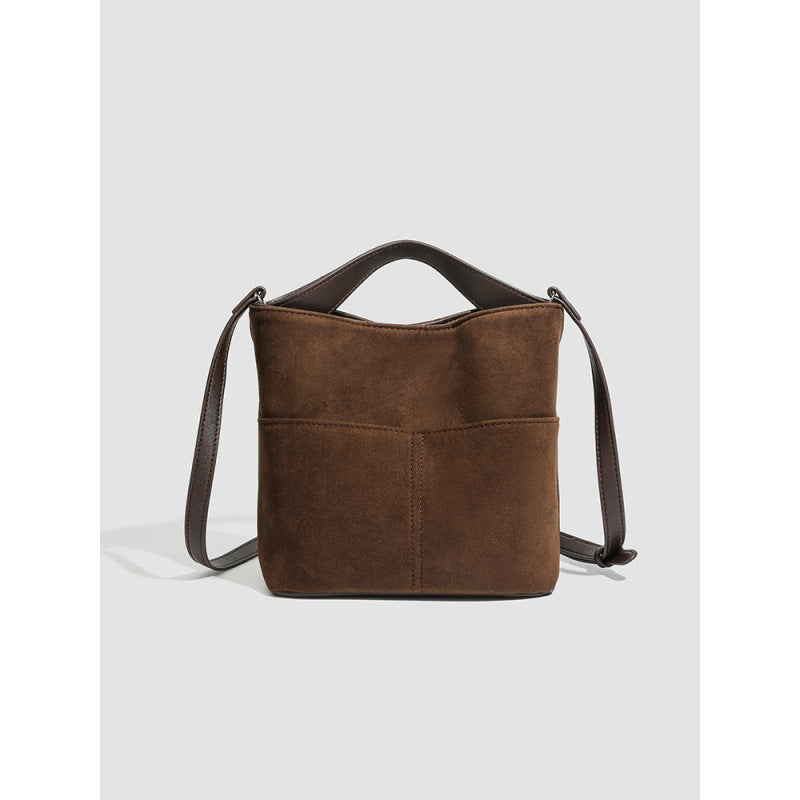 Retro flannel large-capacity bucket commuter shoulder underarm tote bag women's 2025 new public design messenger bag bag