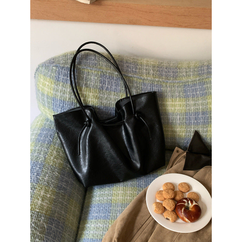 Autumn and winter retro coffee strap tote bag women 2025 simple large capacity commuter shoulder bag fashion handbag