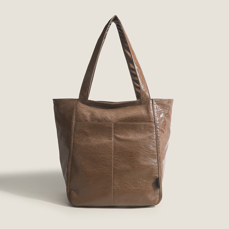 Trendy Oil Wax Shoulder Bag – Spacious & Stylish
