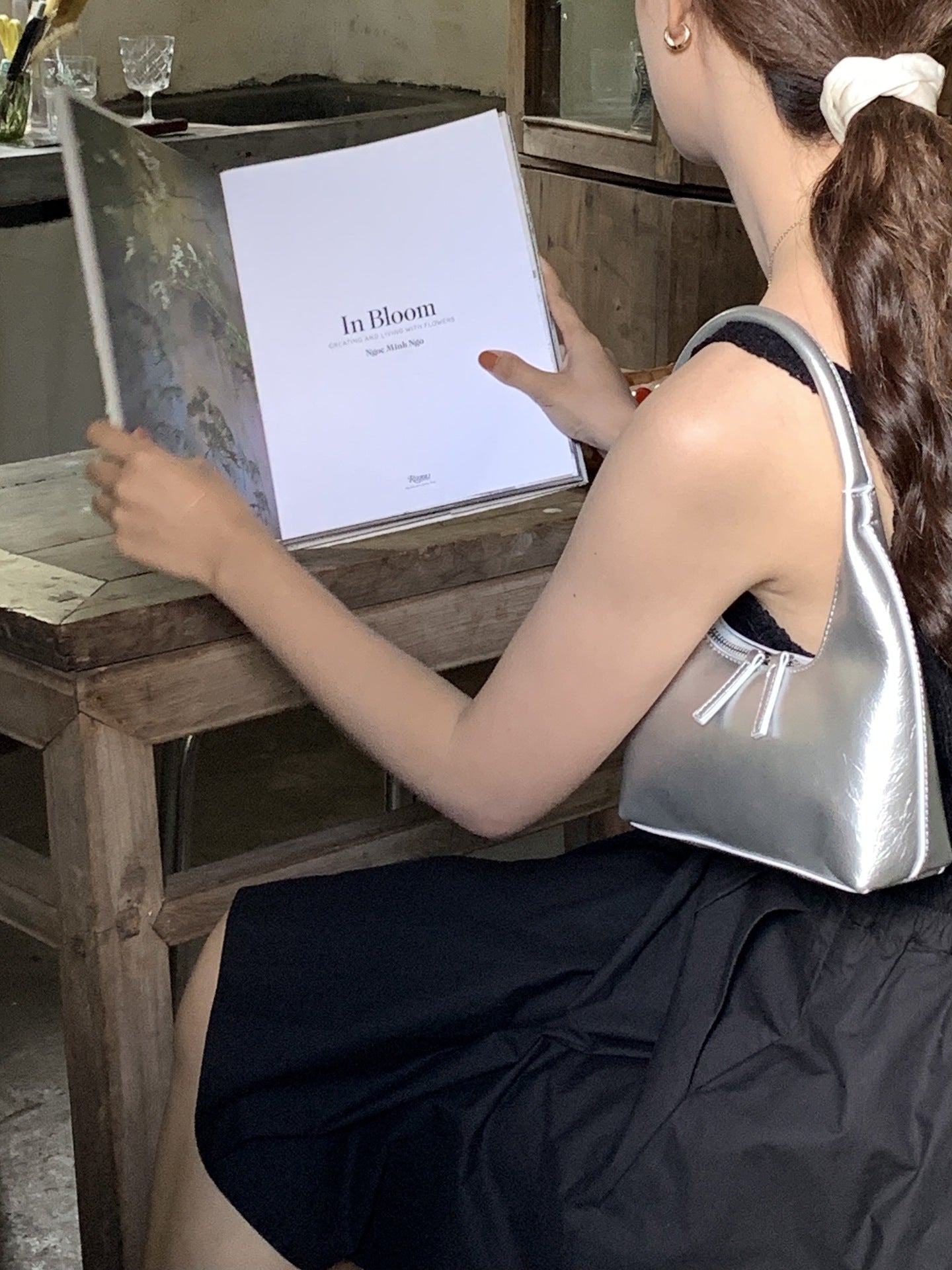 2025 French-Inspired Silver Texture Underarm Shoulder Bag