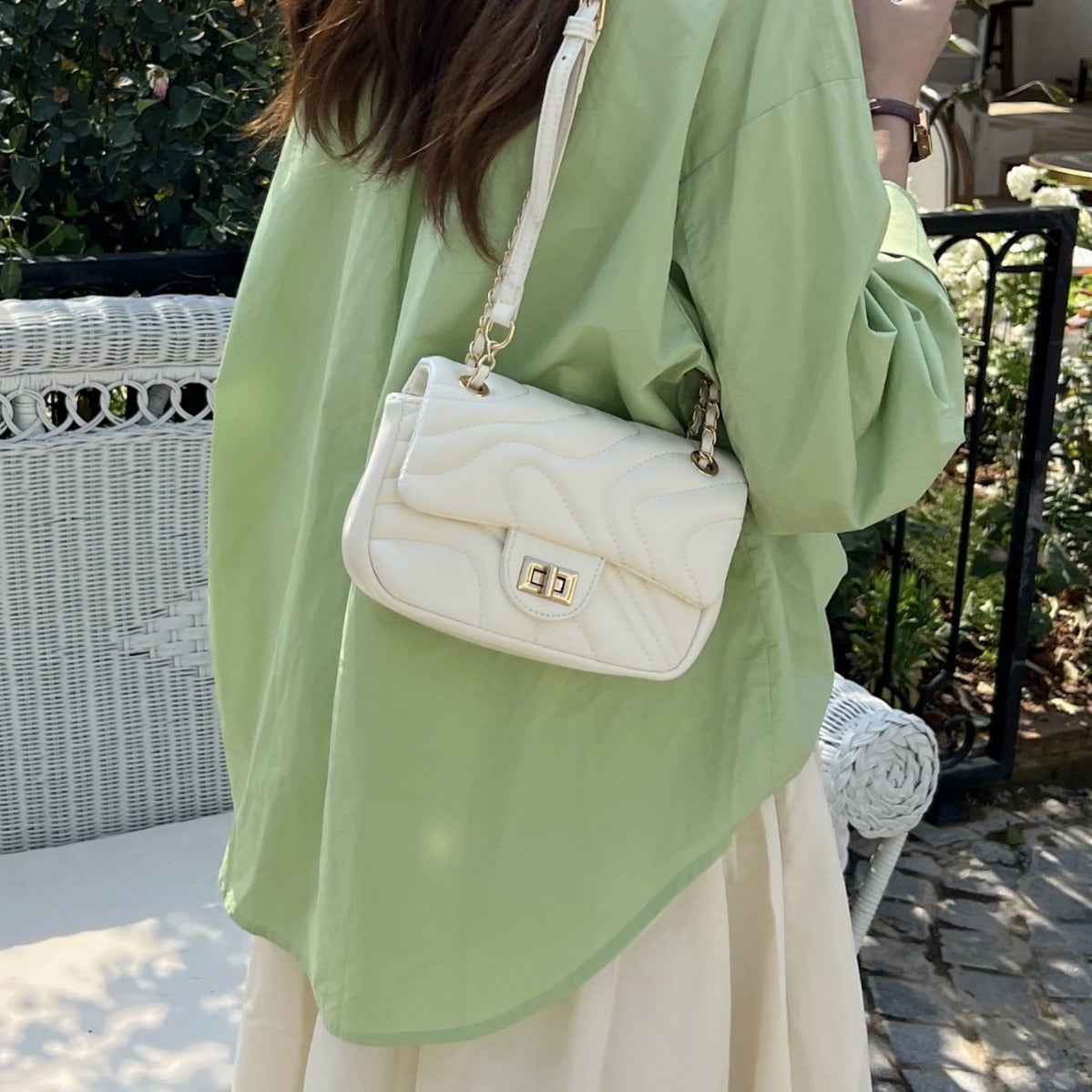 Elegant Xiaoxiangfeng Chain Bag - Versatile & Stylish