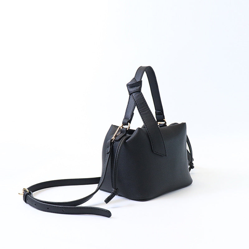 Spring and summer new women's fashion handbag versatile messenger bucket bag simple large-capacity commuter shoulder handbag